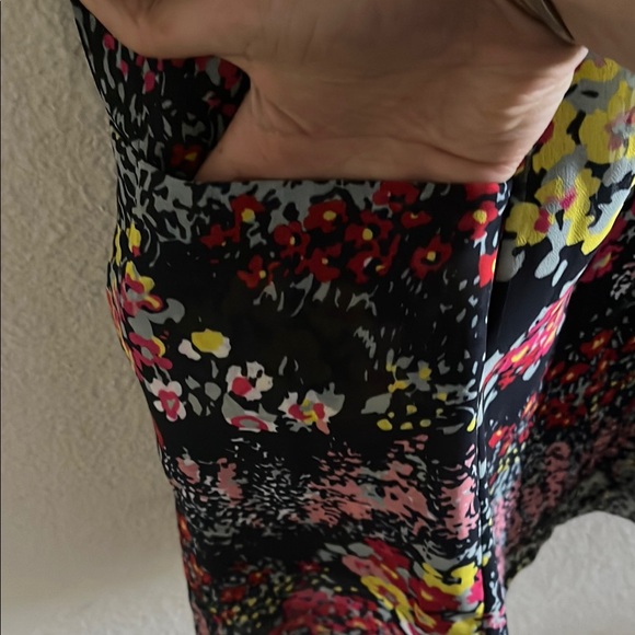 Floral Sleeveless Midi Dress - Picture 5 of 6